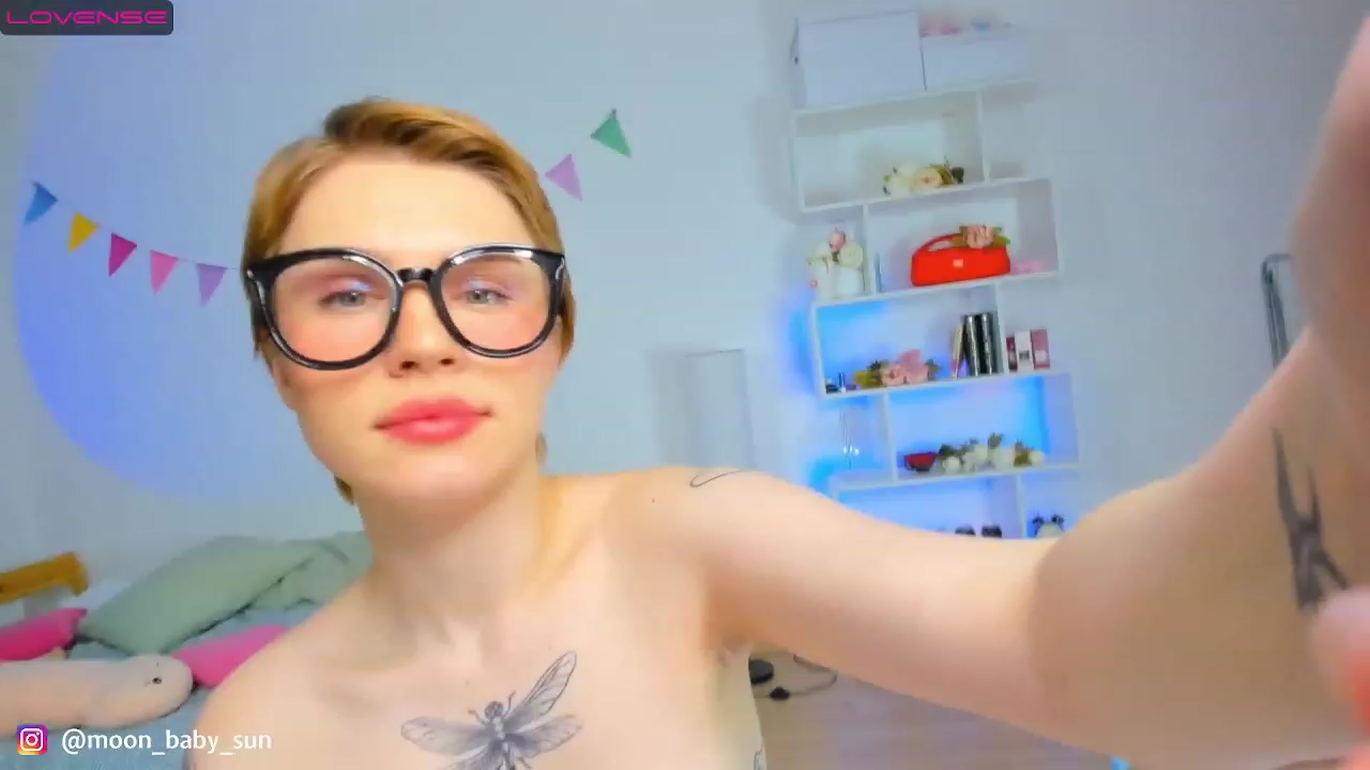 Gallery image thumbnail from WilsonViolet's myfreecams stream on, 11/24/2022, 07:41 image 3 of 20