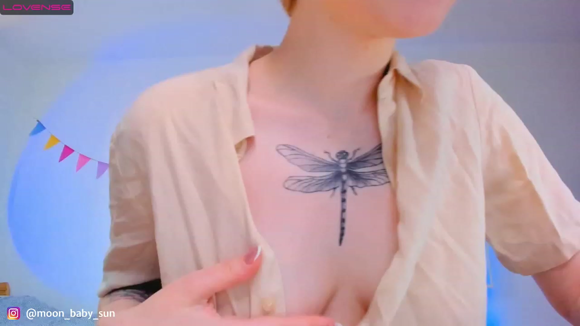 Gallery image thumbnail from WilsonViolet's myfreecams stream on, 12/19/2022, 09:36 image 4 of 20