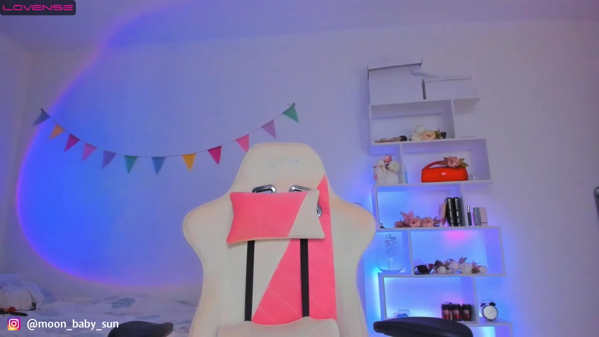 Gallery image thumbnail from WilsonViolet's myfreecams stream on, 01/09/2023, 09:26 image 1 of 20