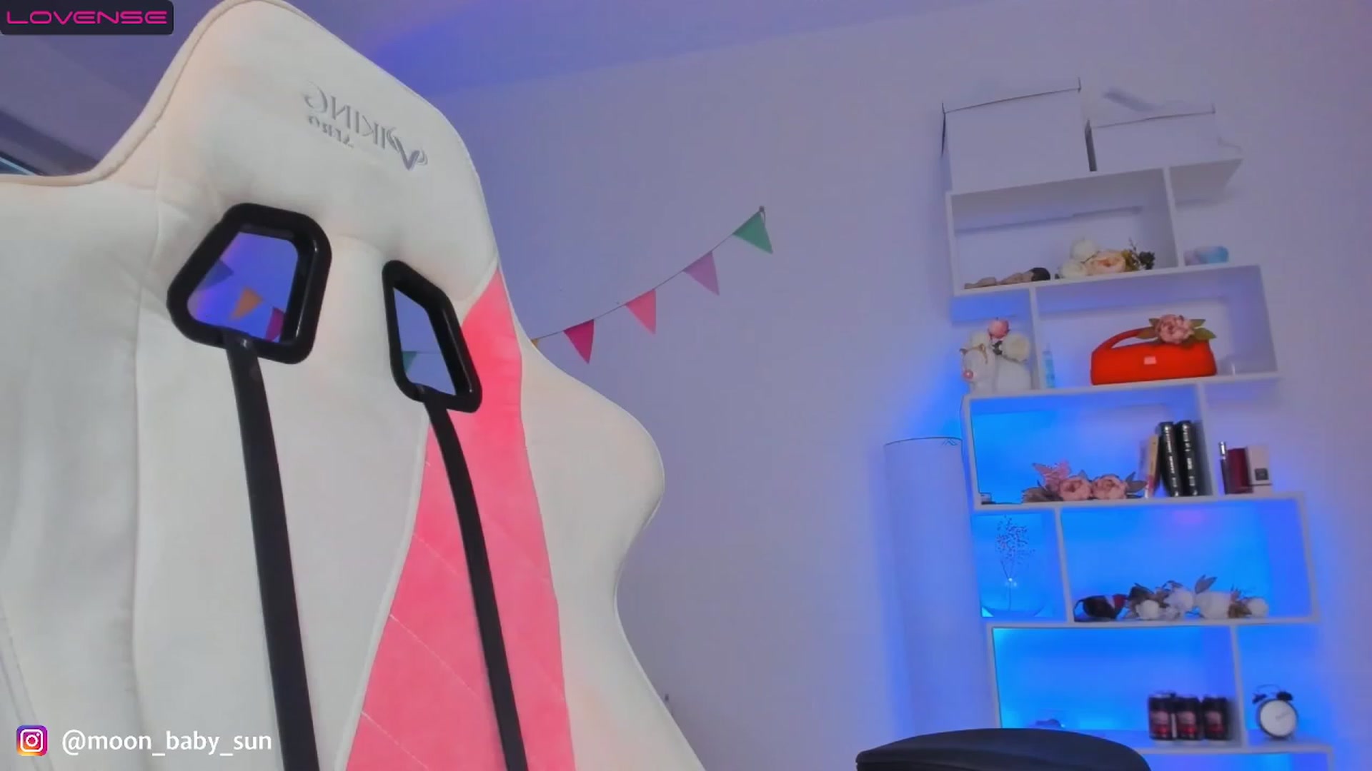 Gallery image thumbnail from WilsonViolet's myfreecams stream on, 01/23/2023, 08:49 image 10 of 20