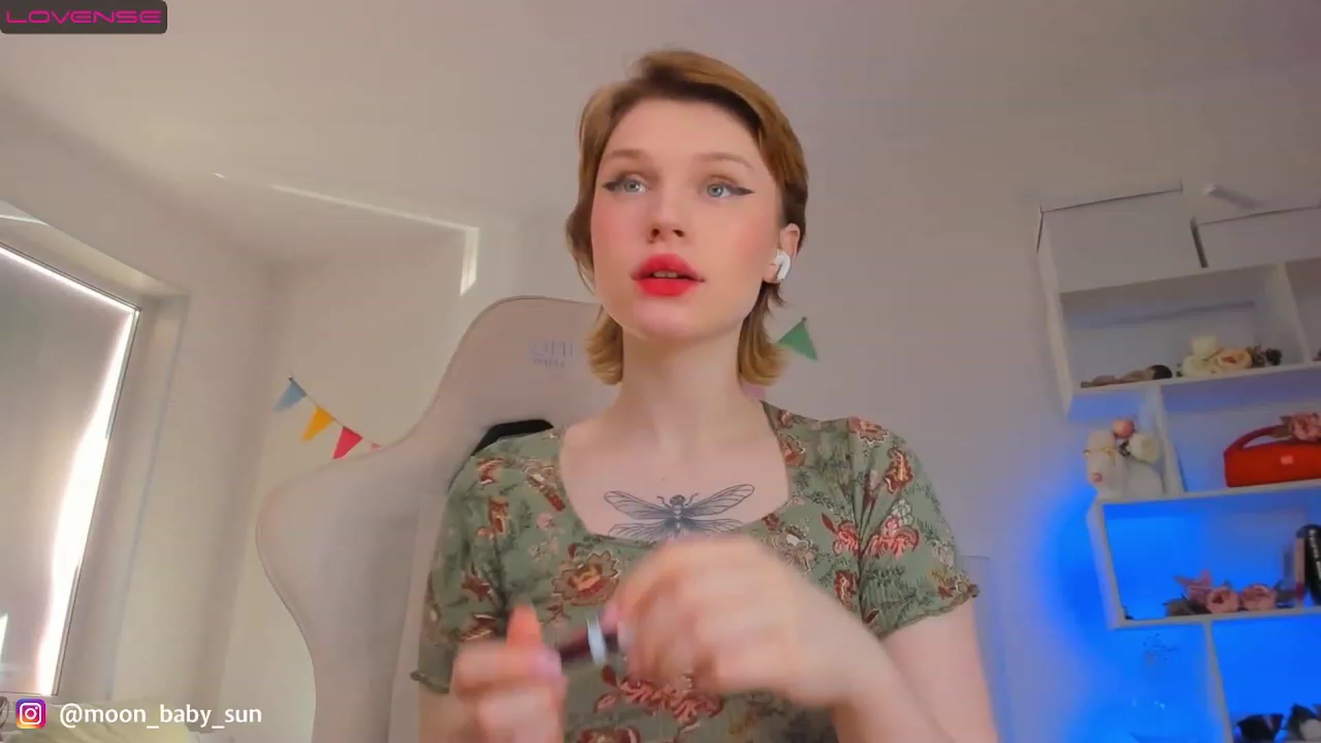 Gallery image thumbnail from WilsonViolet's myfreecams stream on, 02/27/2023, 09:06 image 3 of 20