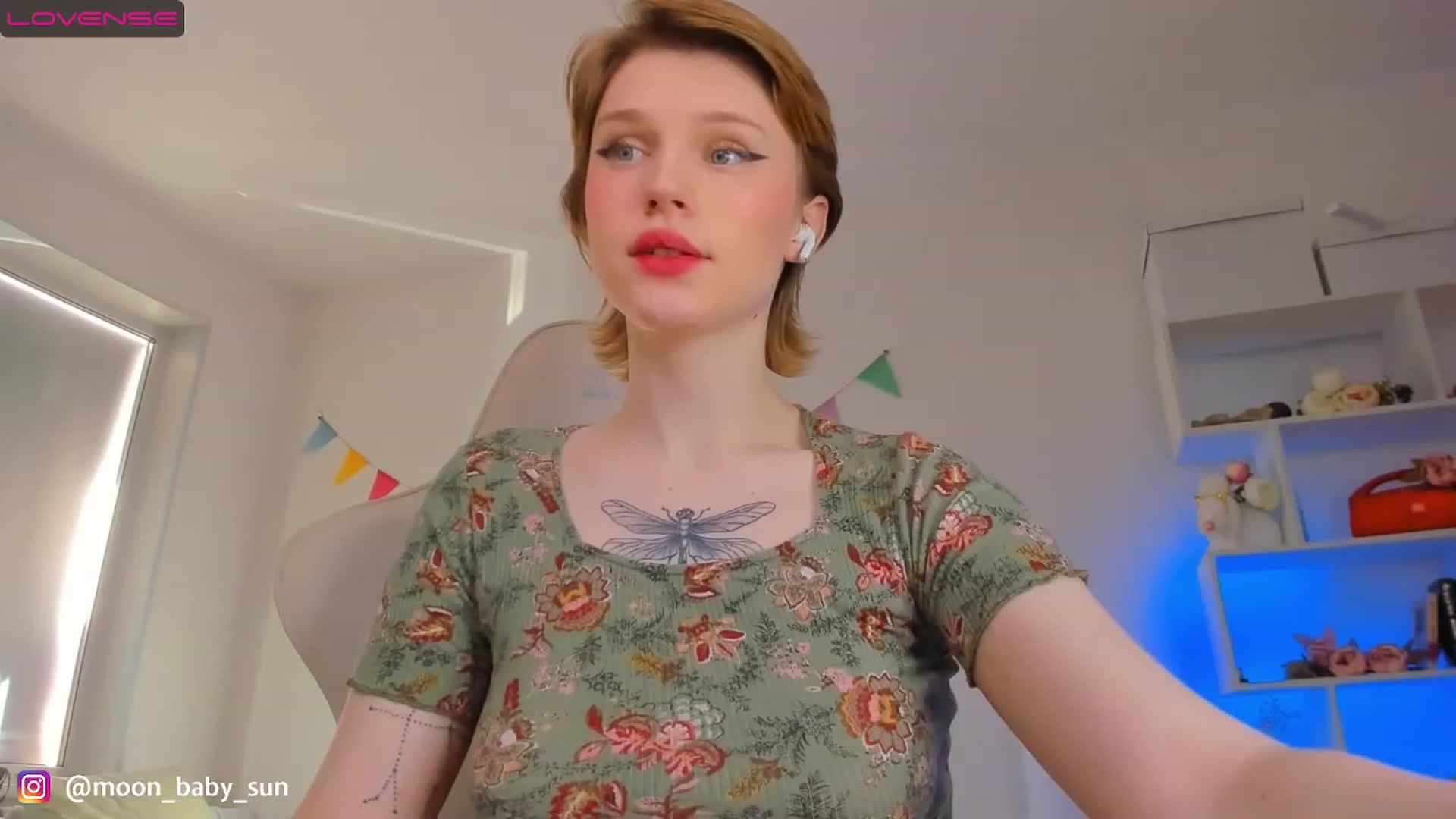 Gallery image thumbnail from WilsonViolet's myfreecams stream on, 02/27/2023, 09:06 image 4 of 20
