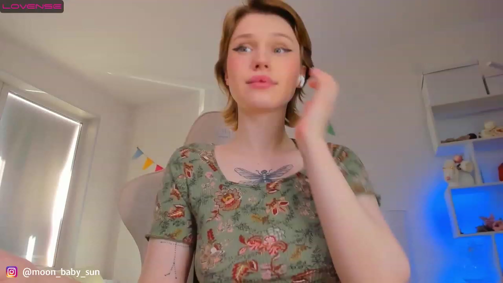 Gallery image thumbnail from WilsonViolet's myfreecams stream on, 02/27/2023, 09:06 image 2 of 20
