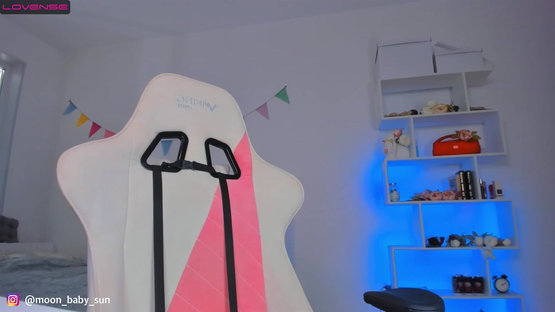 Gallery image thumbnail from WilsonViolet's myfreecams stream on, 04/04/2023, 08:47 image 5 of 20