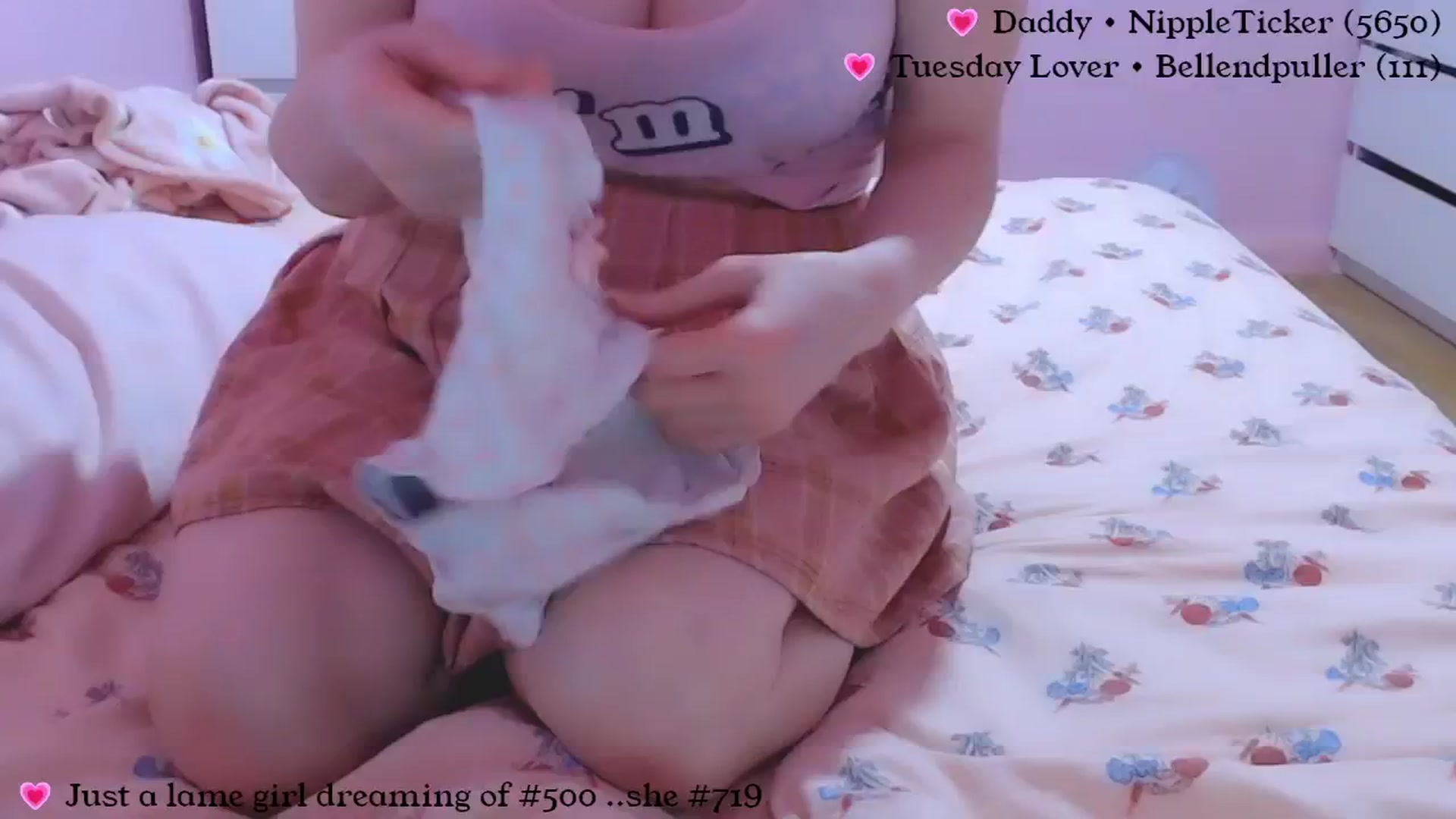 Gallery image thumbnail from WindUpDoll's myfreecams stream on, 11/13/2024, 24:25 image 4 of 20