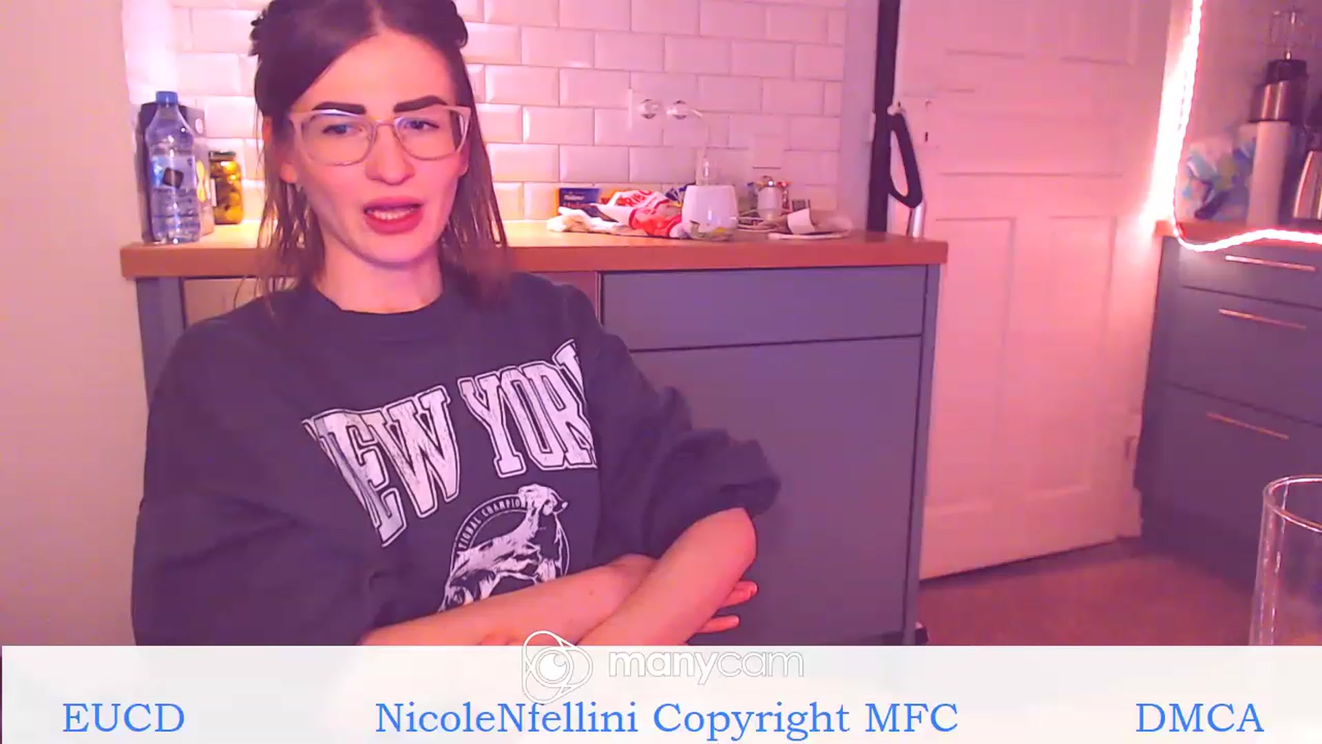 Gallery image thumbnail from Wine_in_jimmy's myfreecams stream on, 11/17/2022, 02:37 image 14 of 20