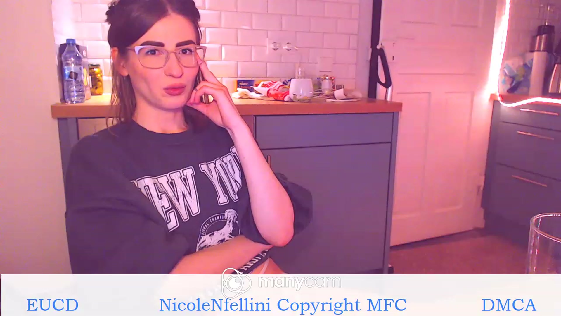 Gallery image thumbnail from Wine_in_jimmy's myfreecams stream on, 11/17/2022, 02:37 image 12 of 20