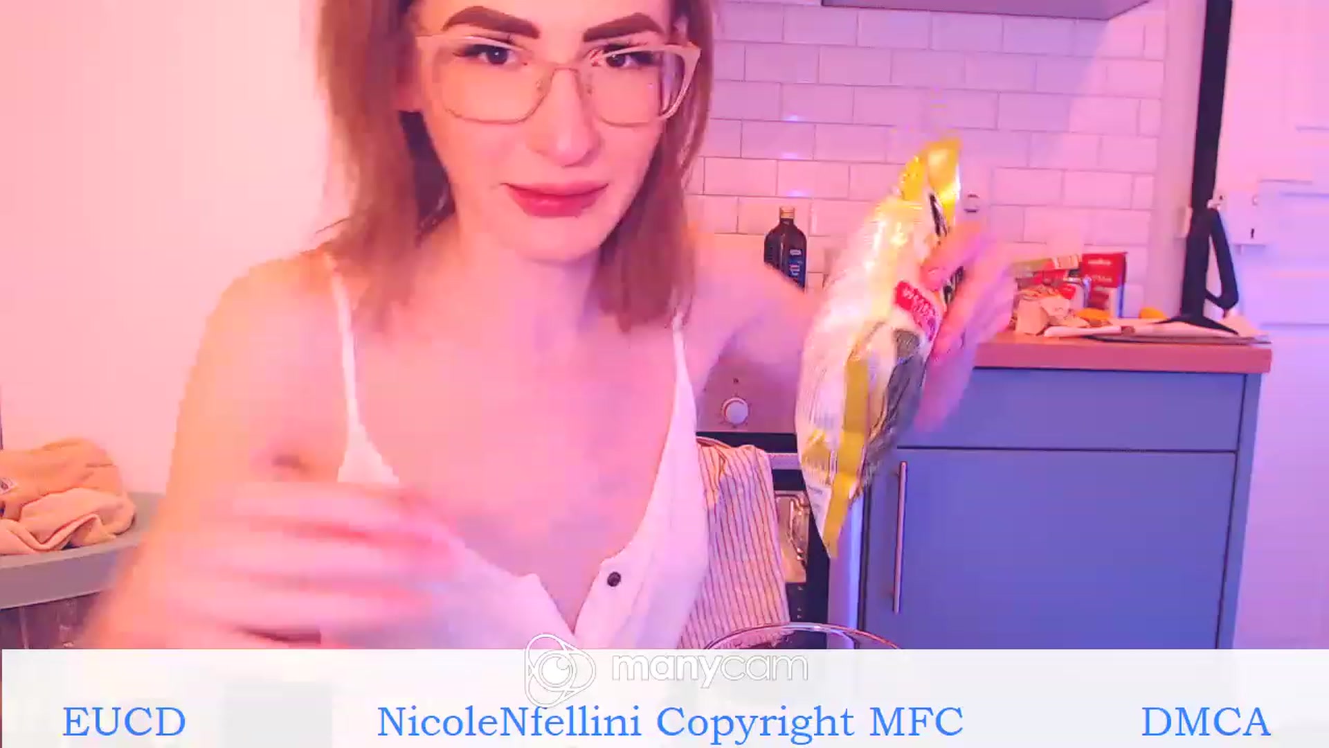 Gallery image thumbnail from Wine_in_jimmy's myfreecams stream on, 11/20/2022, 04:20 image 17 of 20