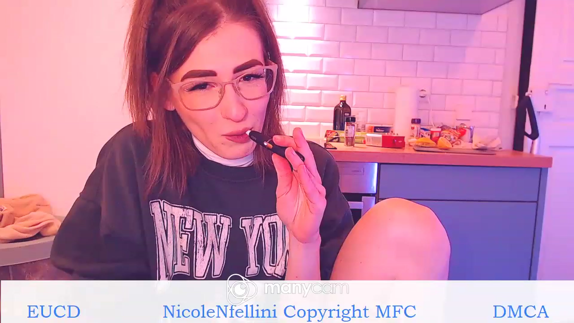 Gallery image thumbnail from Wine_in_jimmy's myfreecams stream on, 11/20/2022, 04:20 image 4 of 20