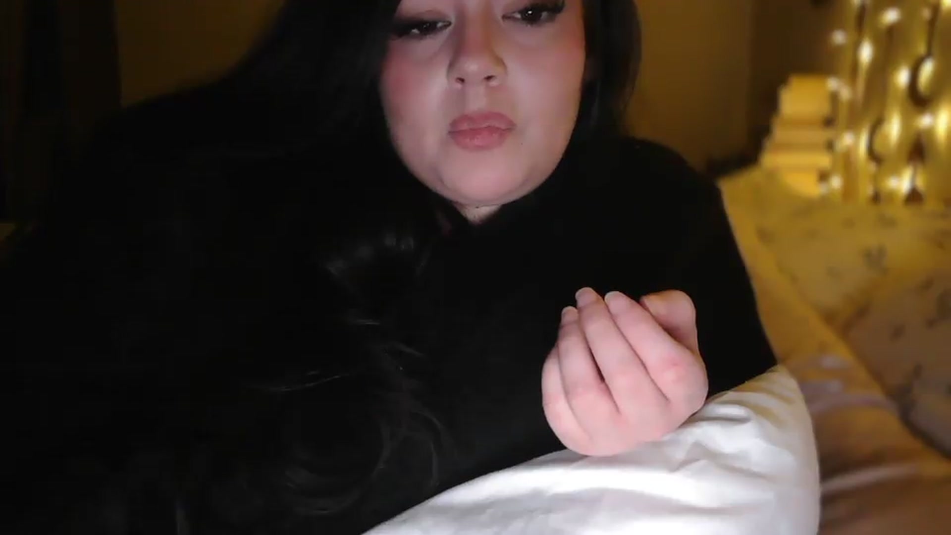 Gallery image thumbnail from Winter's myfreecams stream on, 06/27/2026, 06:31 image 16 of 20