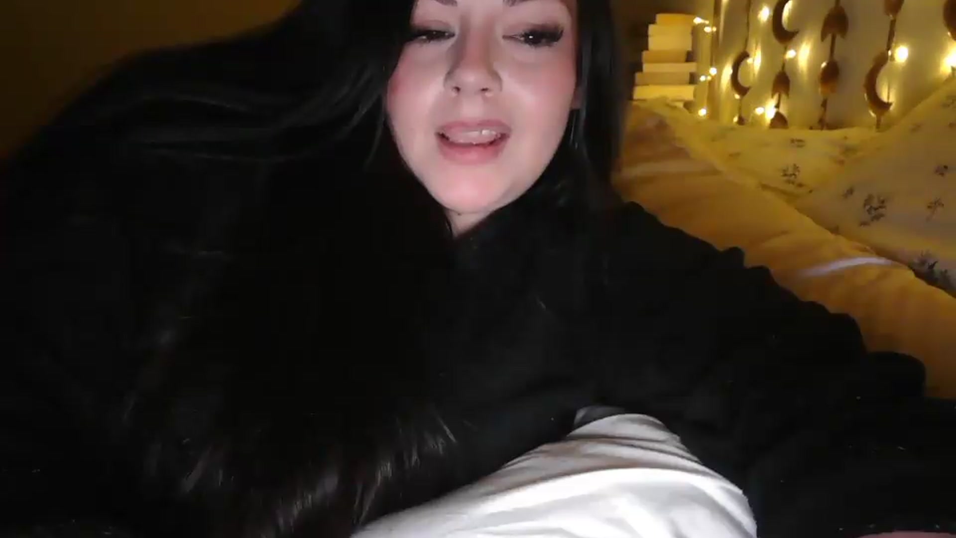 Gallery image thumbnail from Winter's myfreecams stream on, 06/27/2026, 06:31 image 7 of 20
