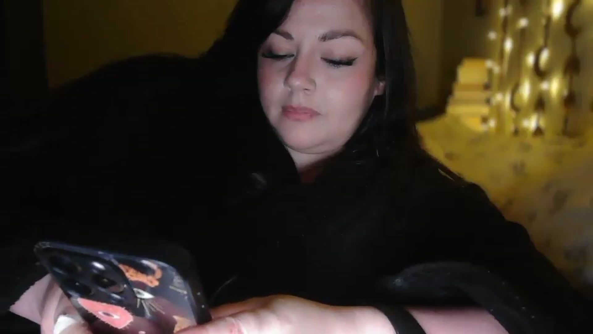 Gallery image thumbnail from Winter's myfreecams stream on, 06/27/2026, 06:31 image 15 of 20