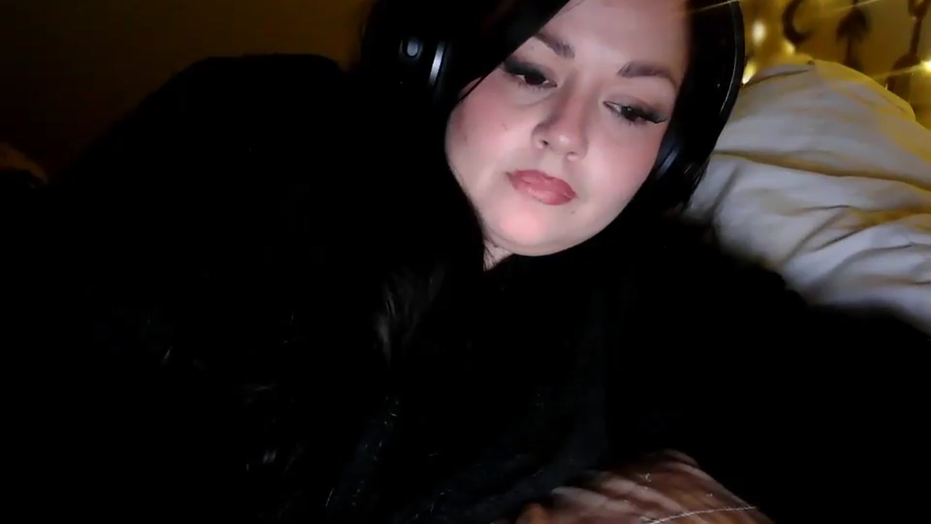 Gallery image thumbnail from Winter's myfreecams stream on, 07/31/2026, 05:27 image 20 of 20