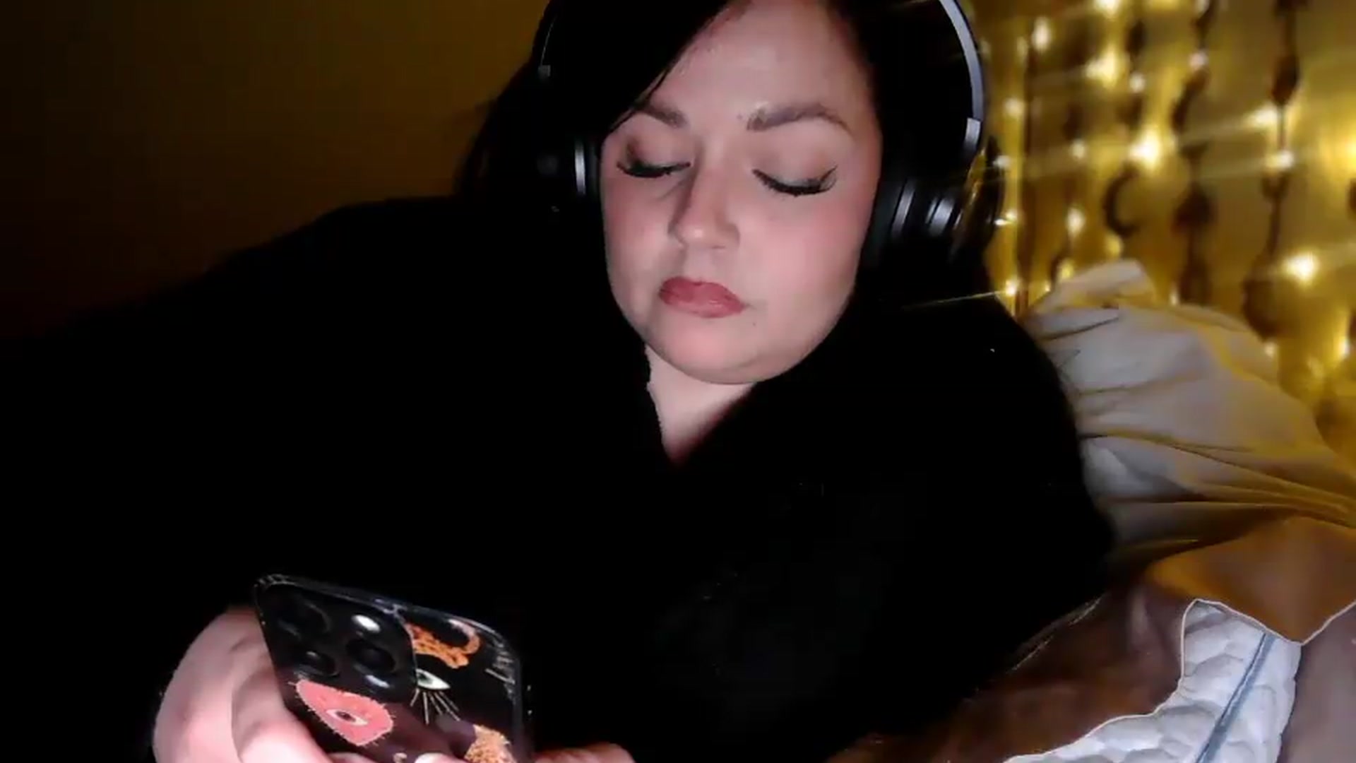 Gallery image thumbnail from Winter's myfreecams stream on, 07/31/2026, 05:27 image 19 of 20