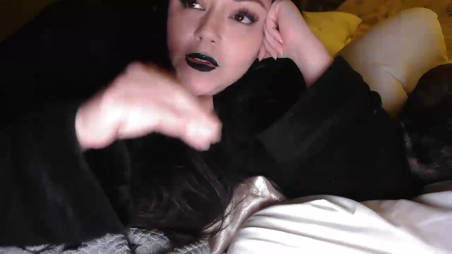Gallery image thumbnail from Winter's myfreecams stream on, 08/24/2026, 07:11 image 4 of 20