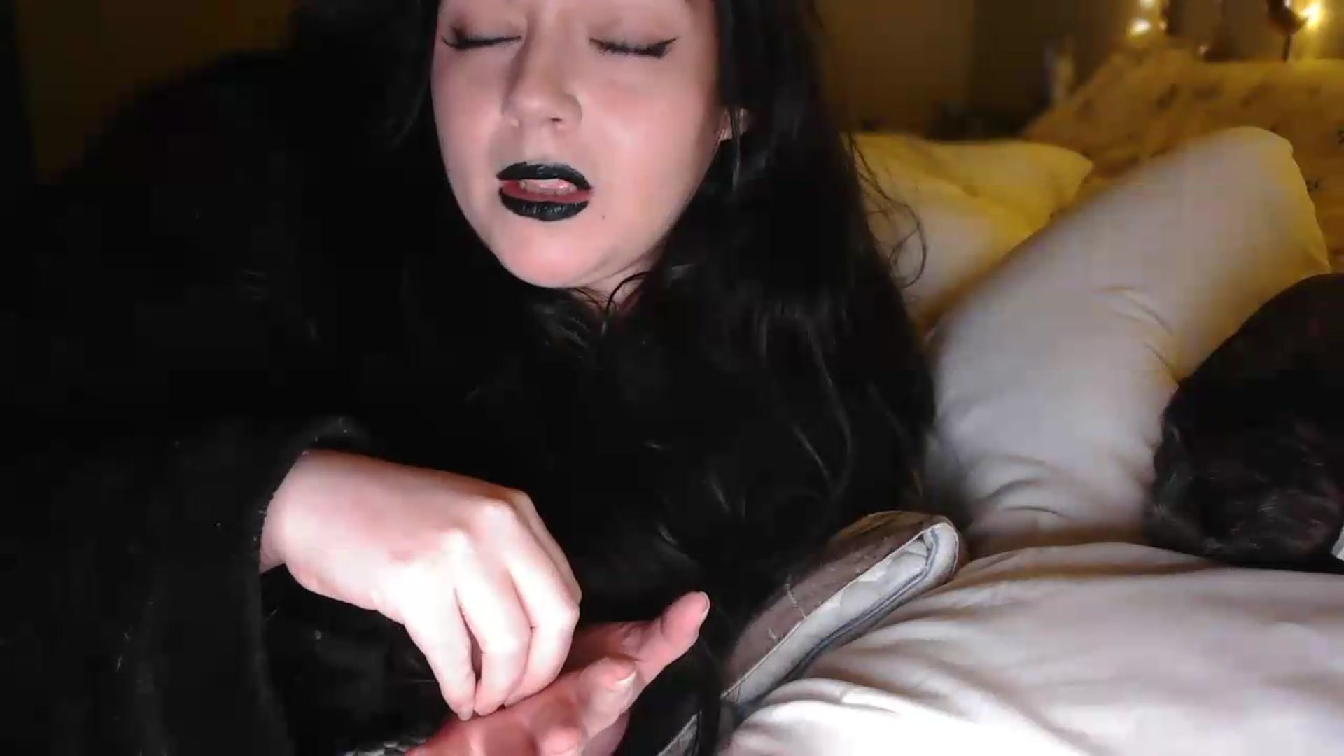 Gallery image thumbnail from Winter's myfreecams stream on, 08/24/2026, 07:11 image 15 of 20