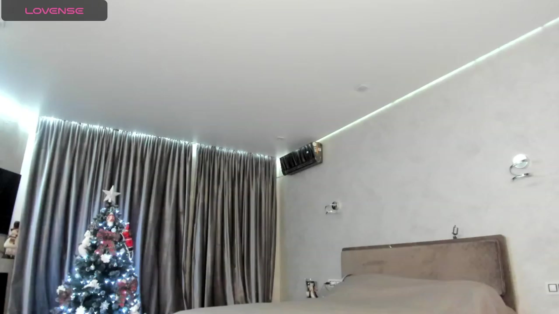 Gallery image thumbnail from WinterGirl's myfreecams stream on, 12/20/2023, 21:50 image 13 of 20