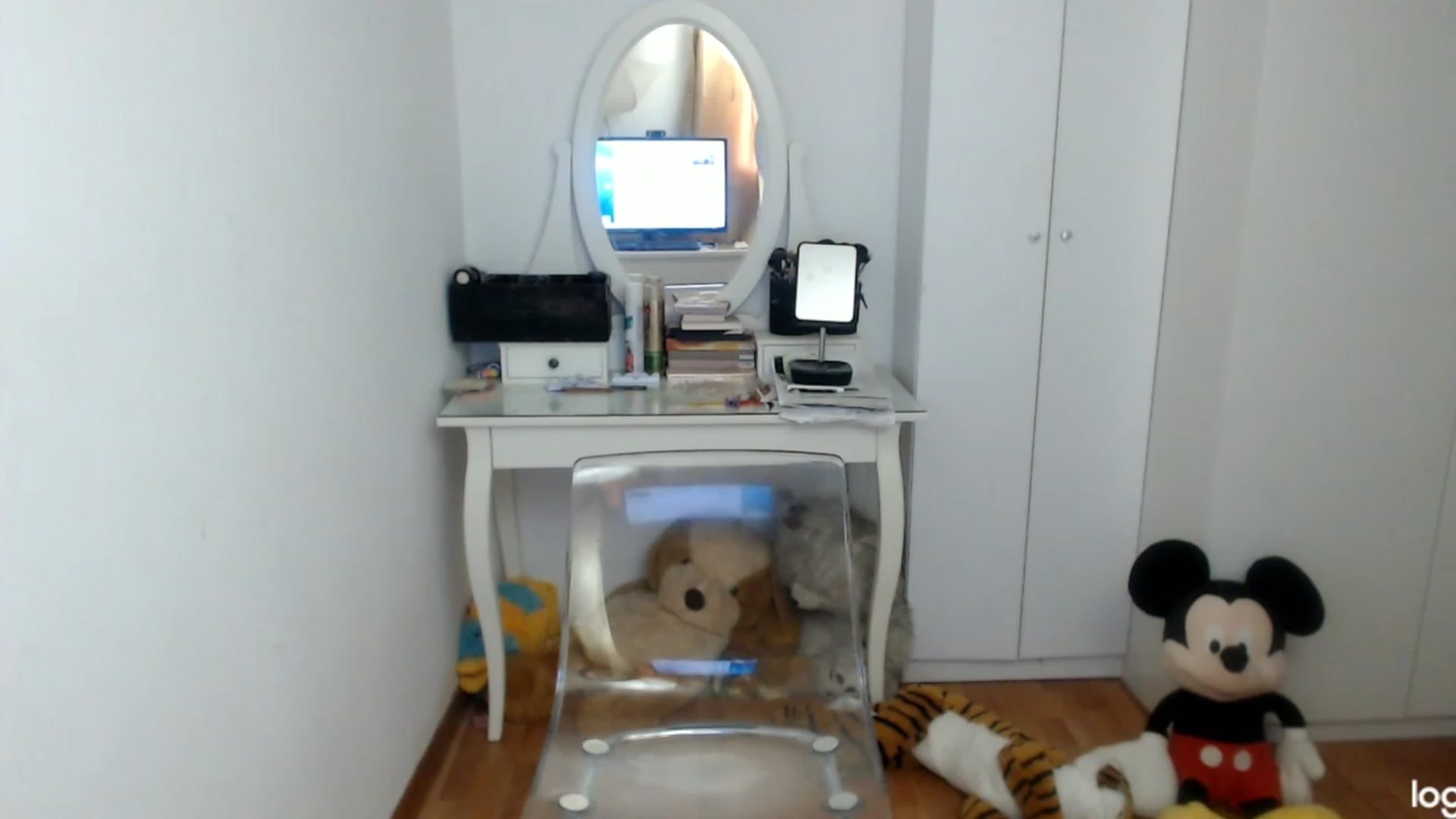 Gallery image thumbnail from WinterJewel's myfreecams stream on, 12/06/2023, 10:10 image 4 of 20