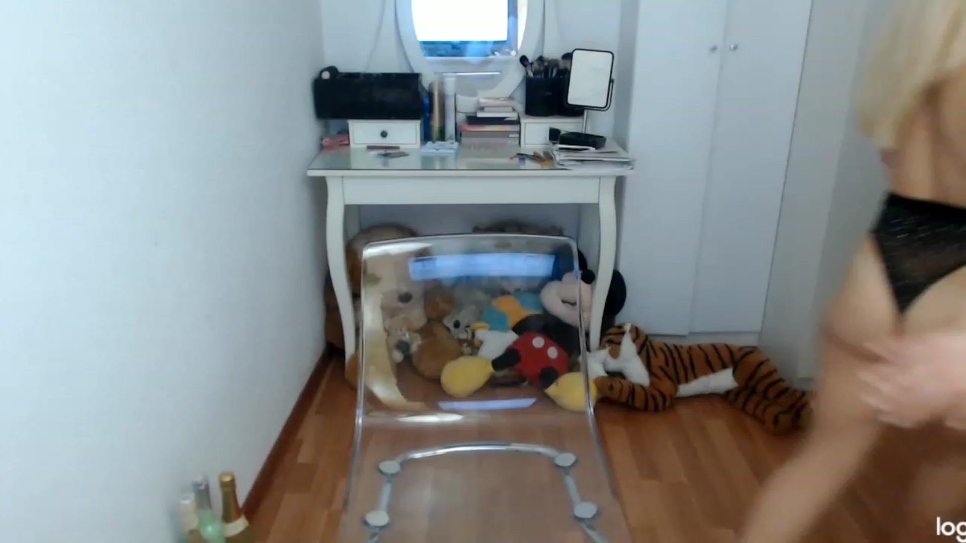Gallery image thumbnail from WinterJewel's myfreecams stream on, 12/09/2023, 08:32 image 15 of 20