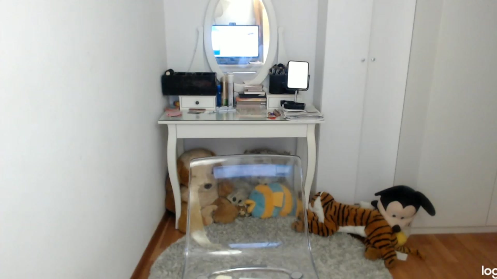 Gallery image thumbnail from WinterJewel's myfreecams stream on, 12/12/2023, 09:21 image 12 of 20