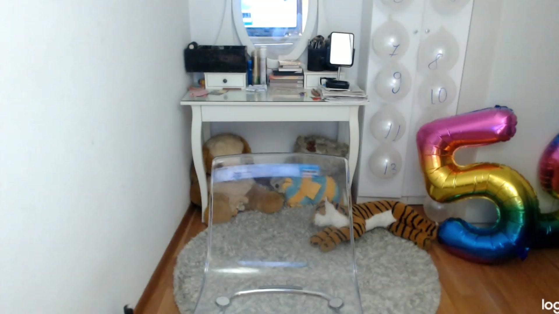 Gallery image thumbnail from WinterJewel's myfreecams stream on, 12/13/2023, 08:58 image 5 of 20