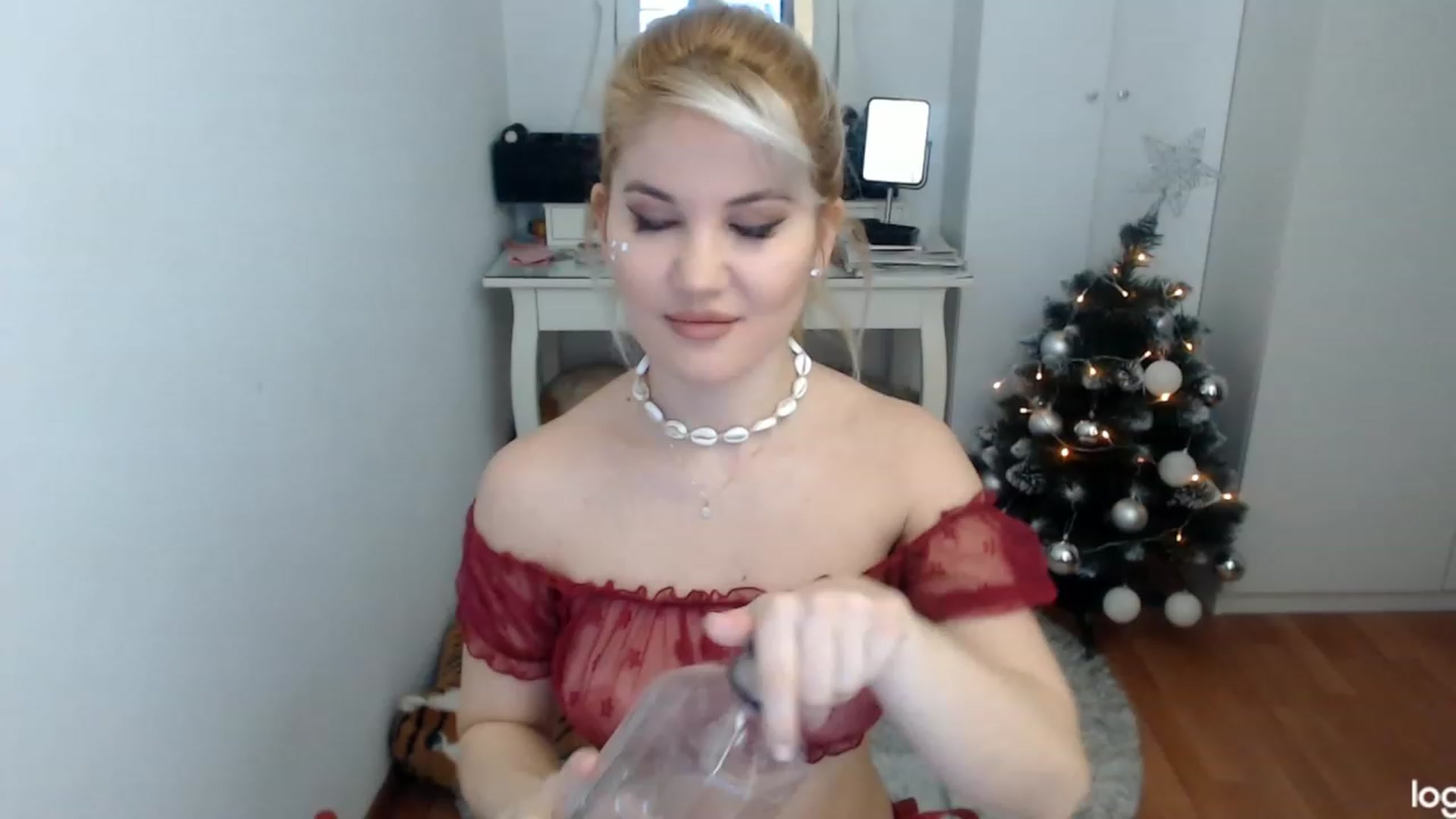 Gallery image thumbnail from WinterJewel's myfreecams stream on, 12/16/2023, 09:12 image 2 of 20