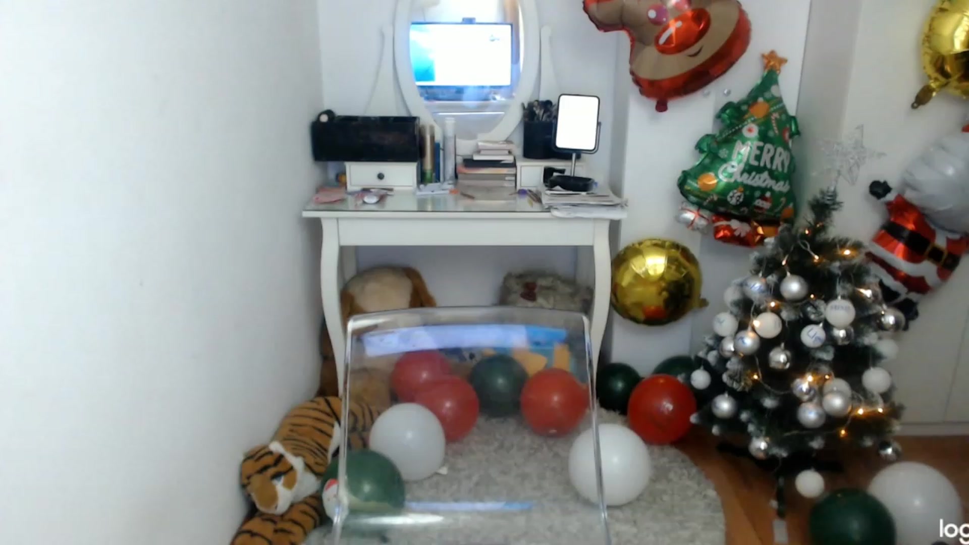 Gallery image thumbnail from WinterJewel's myfreecams stream on, 12/23/2023, 08:34 image 19 of 20