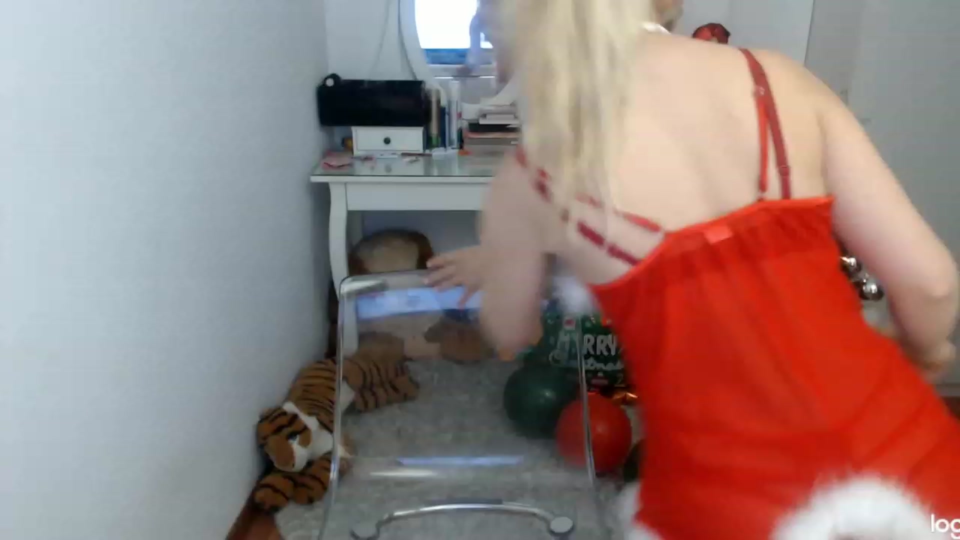 Gallery image thumbnail from WinterJewel's myfreecams stream on, 12/24/2023, 09:02 image 1 of 20