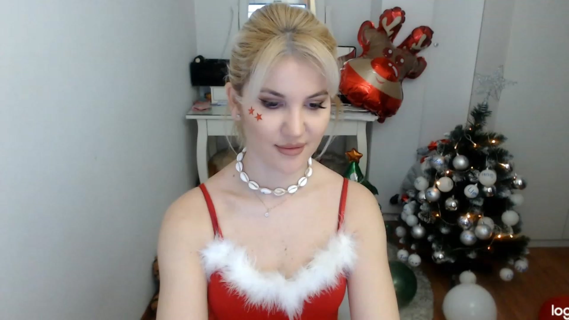 Gallery image thumbnail from WinterJewel's myfreecams stream on, 12/24/2023, 09:02 image 11 of 20