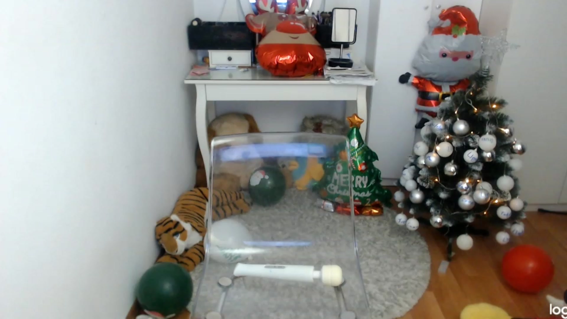 Gallery image thumbnail from WinterJewel's myfreecams stream on, 12/24/2023, 10:37 image 2 of 20
