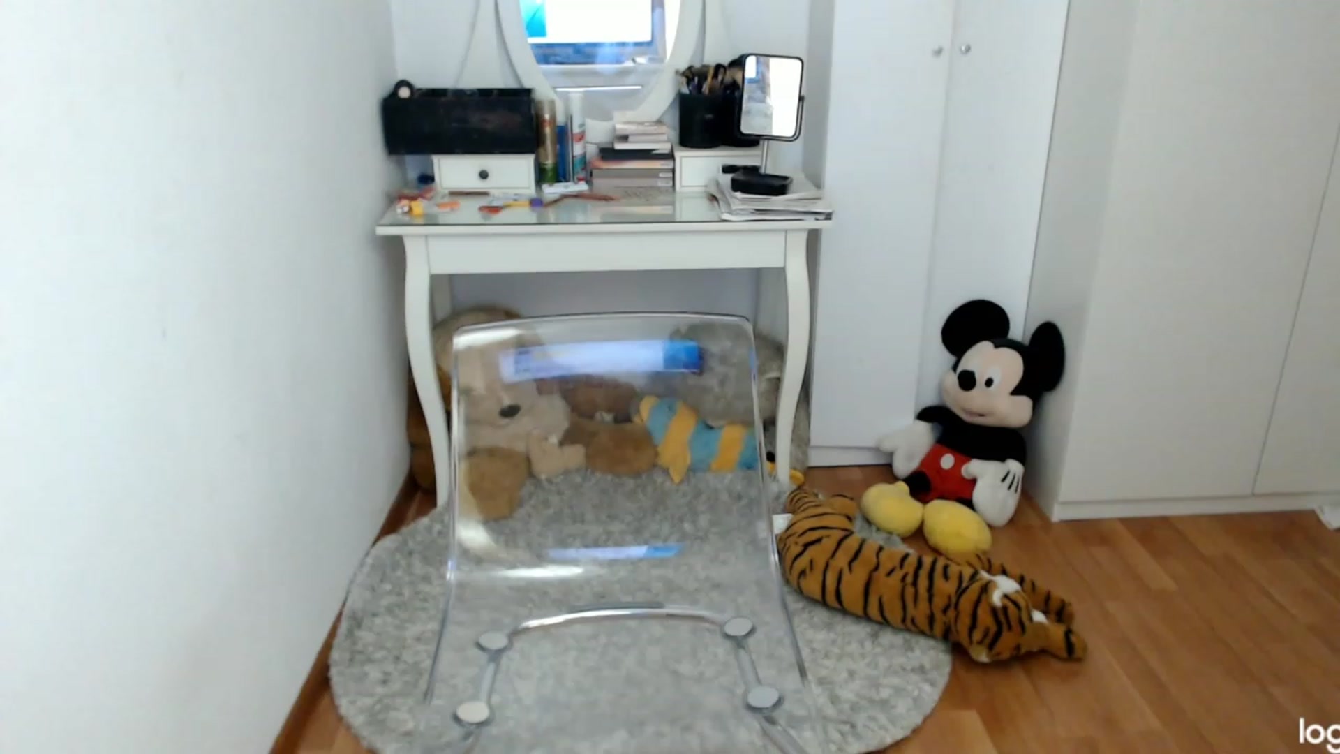 Gallery image thumbnail from WinterJewel's myfreecams stream on, 01/17/2024, 08:25 image 17 of 20
