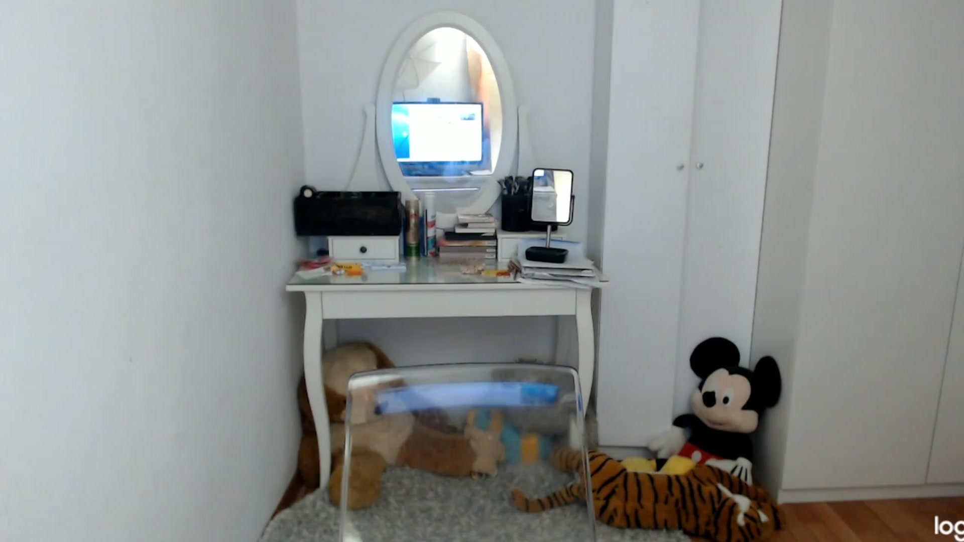 Gallery image thumbnail from WinterJewel's myfreecams stream on, 01/23/2024, 09:47 image 11 of 20