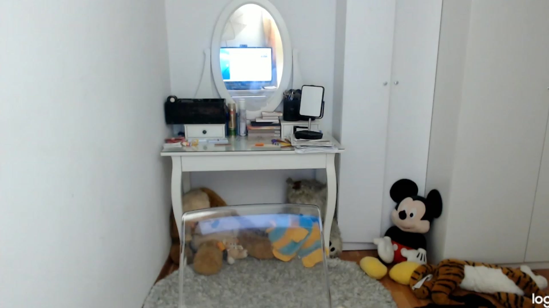 Gallery image thumbnail from WinterJewel's myfreecams stream on, 01/27/2024, 09:36 image 14 of 20