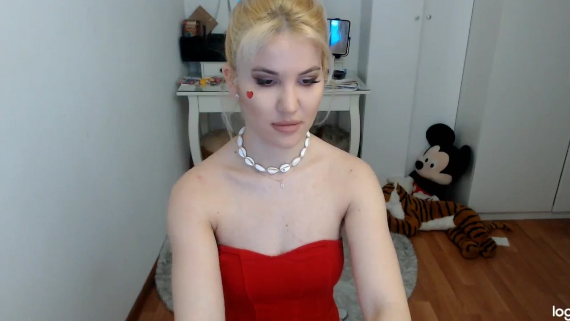 Gallery image thumbnail from WinterJewel's myfreecams stream on, 02/09/2024, 07:34 image 13 of 20