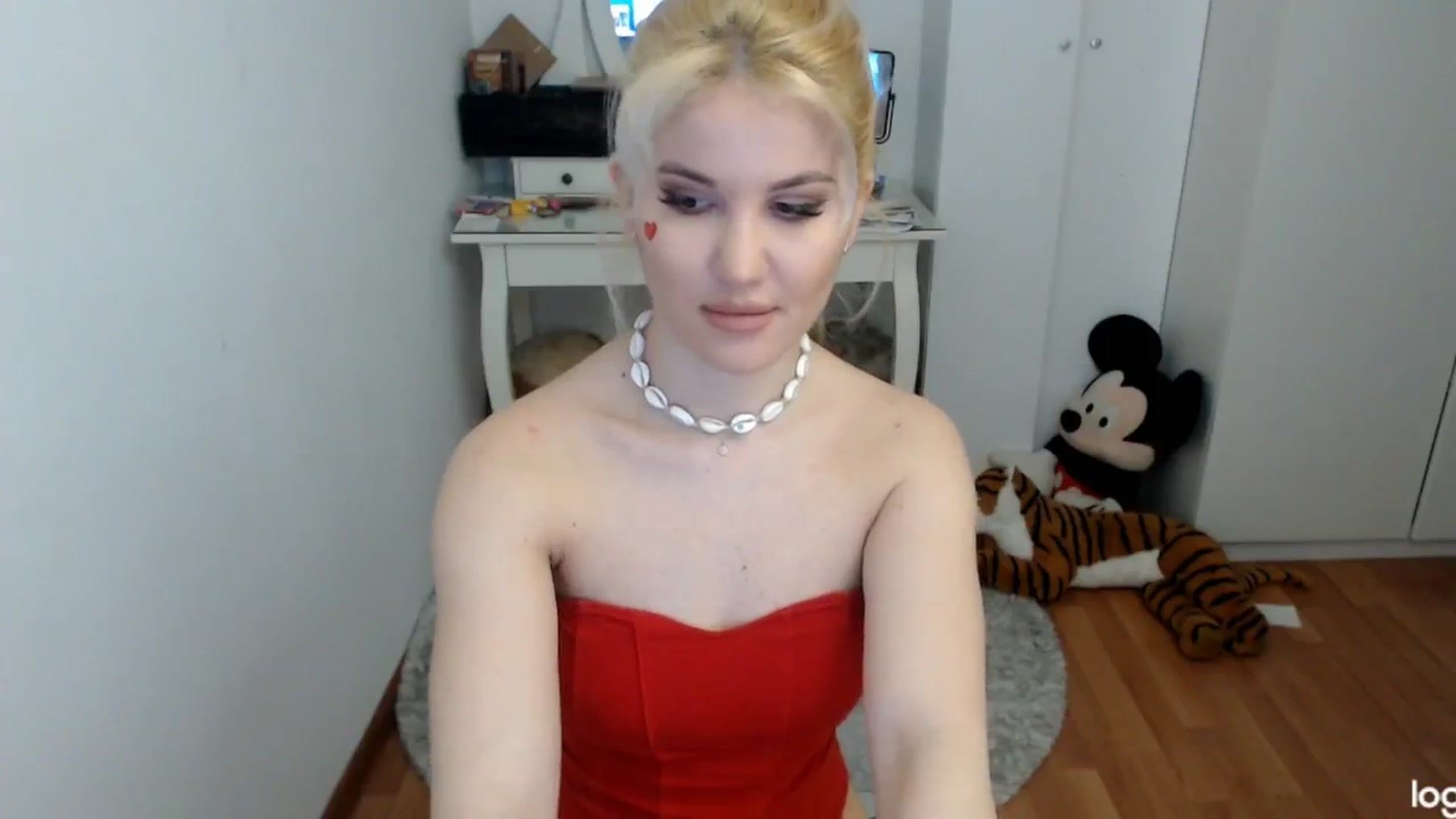Gallery image thumbnail from WinterJewel's myfreecams stream on, 02/09/2024, 07:34 image 20 of 20