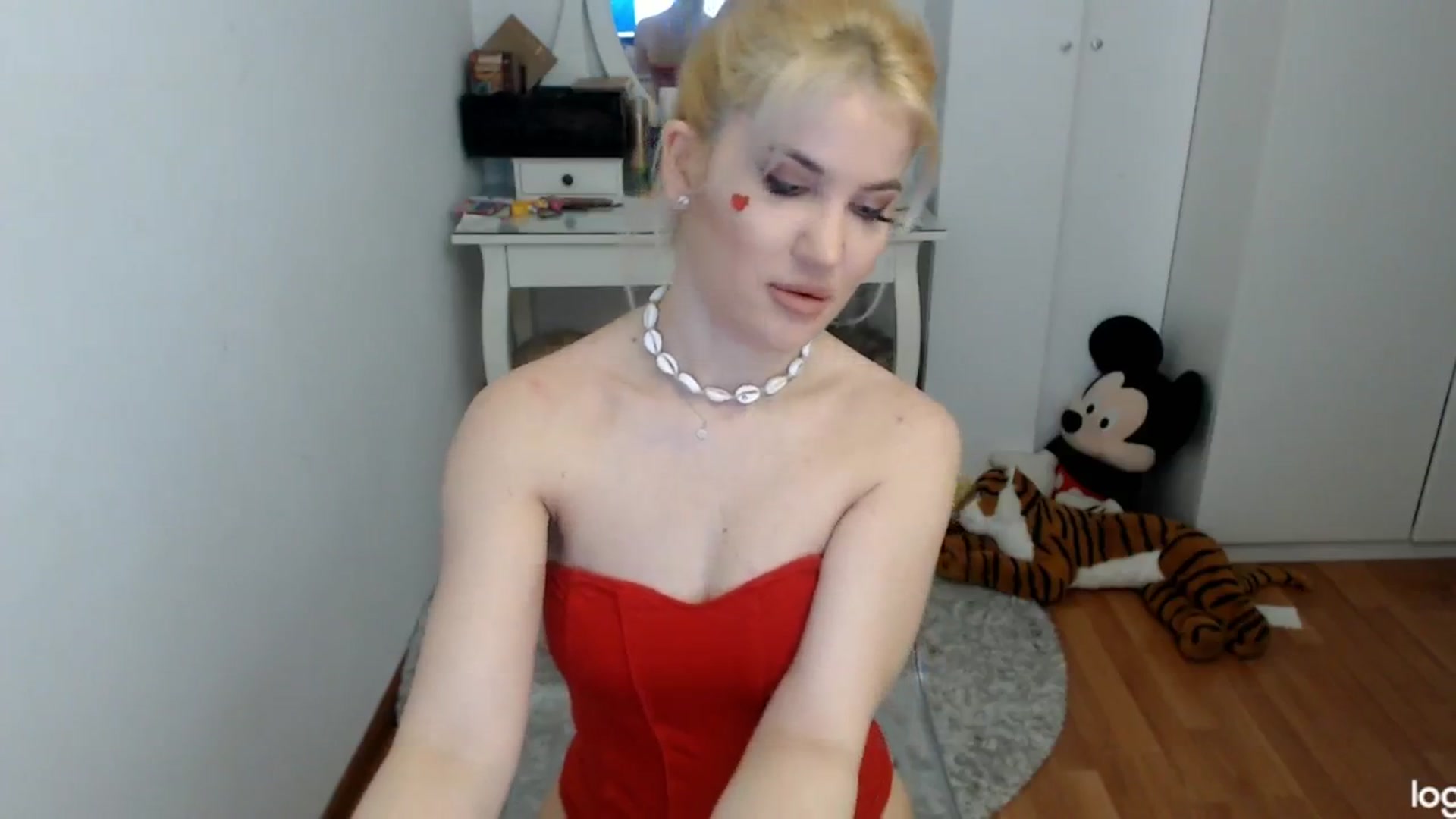 Gallery image thumbnail from WinterJewel's myfreecams stream on, 02/09/2024, 07:34 image 10 of 20