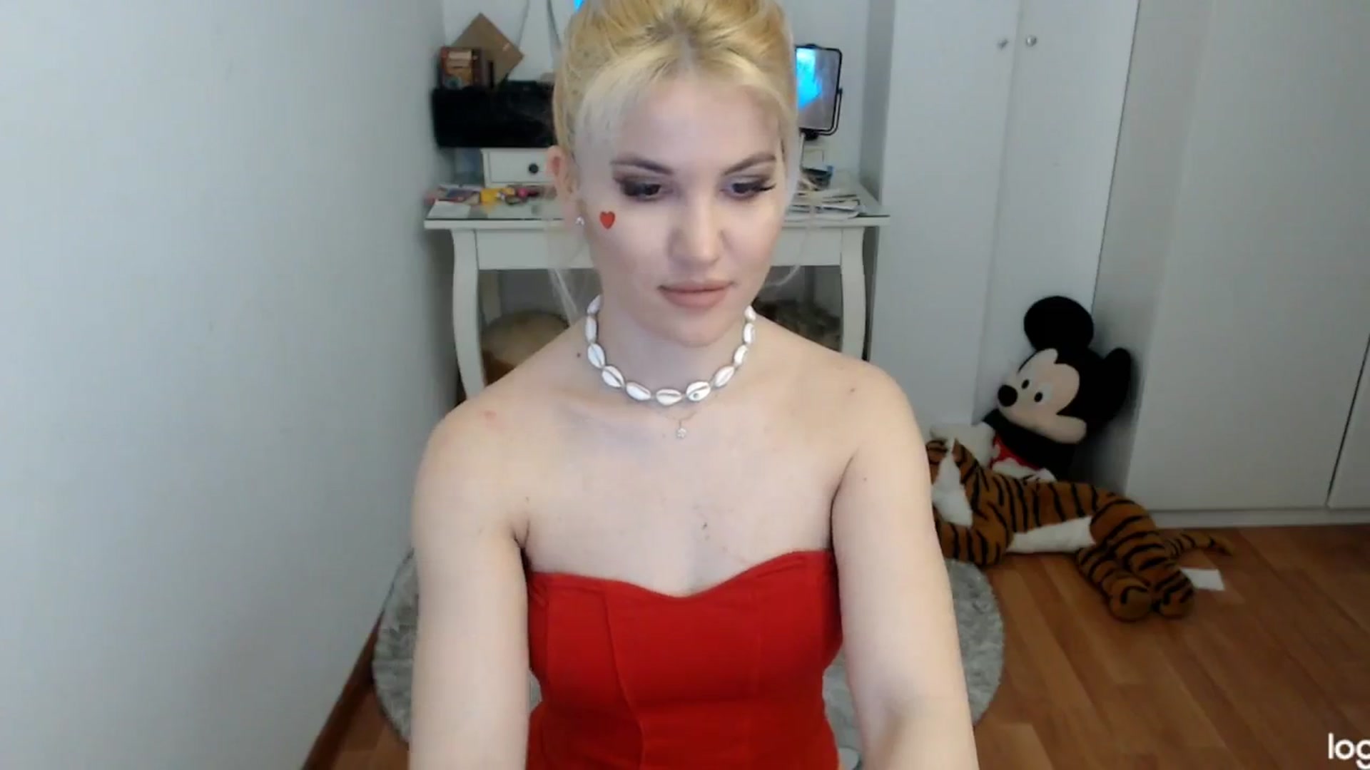 Gallery image thumbnail from WinterJewel's myfreecams stream on, 02/09/2024, 07:34 image 15 of 20