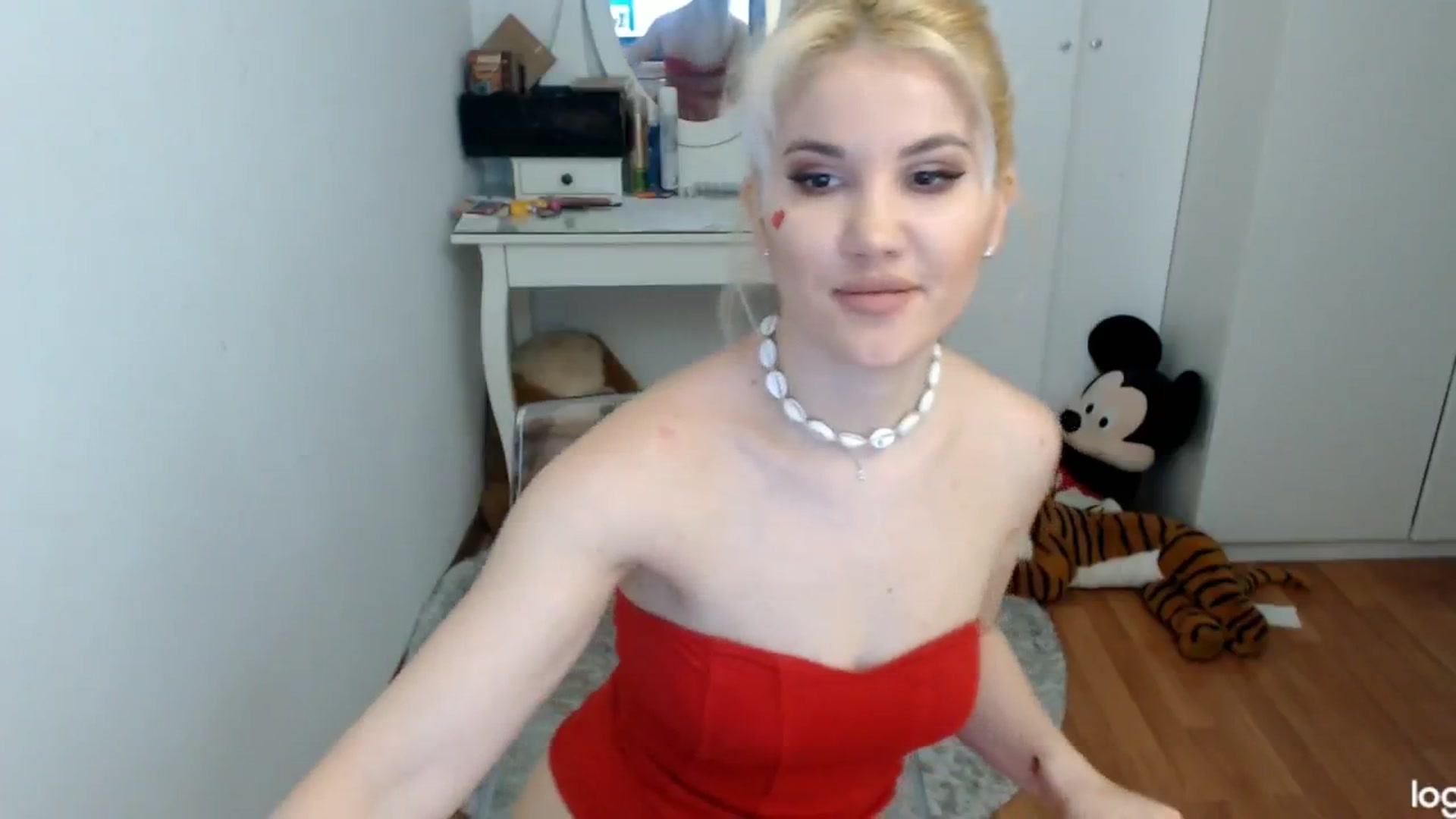 Gallery image thumbnail from WinterJewel's myfreecams stream on, 02/09/2024, 07:34 image 19 of 20