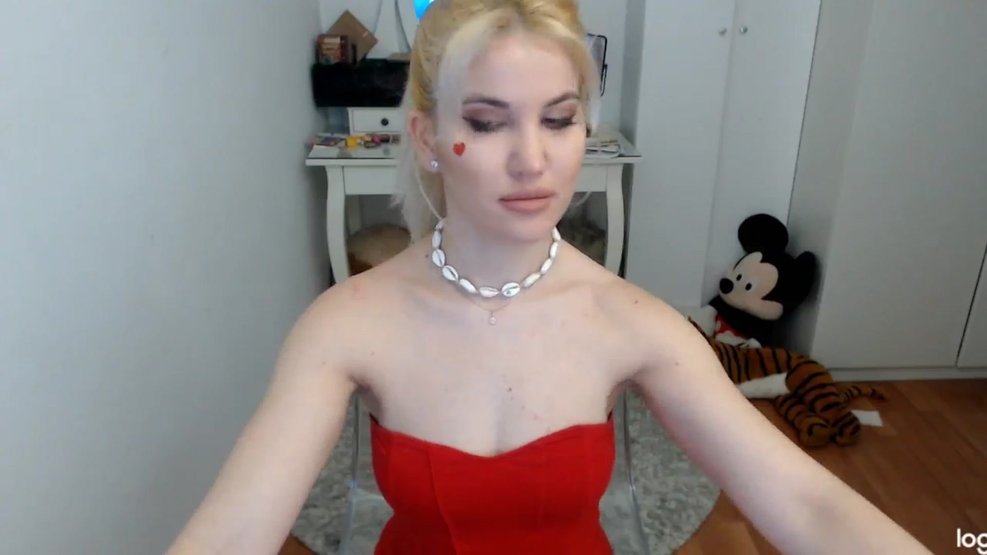Gallery image thumbnail from WinterJewel's myfreecams stream on, 02/09/2024, 07:34 image 8 of 20