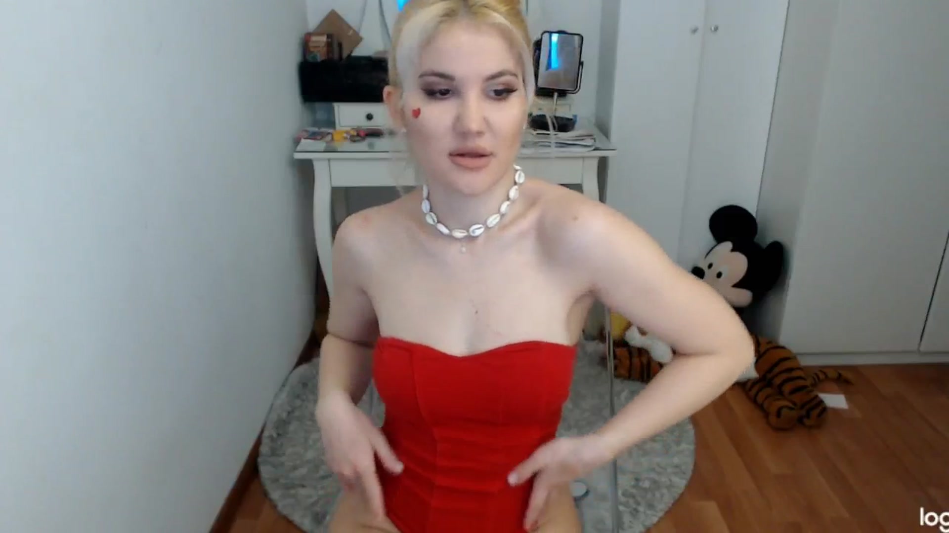 Gallery image thumbnail from WinterJewel's myfreecams stream on, 02/09/2024, 07:34 image 17 of 20