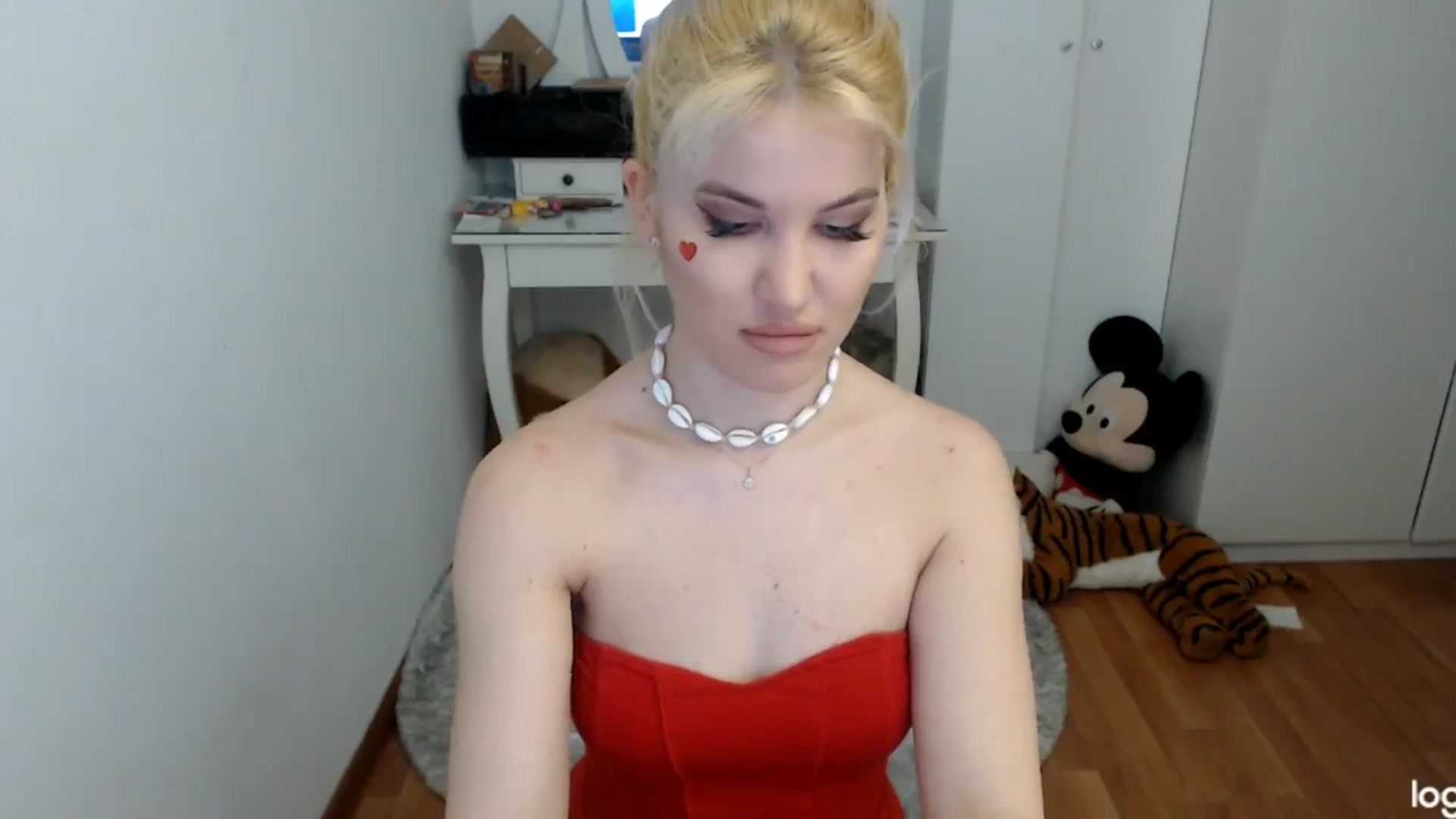 Gallery image thumbnail from WinterJewel's myfreecams stream on, 02/09/2024, 07:34 image 6 of 20