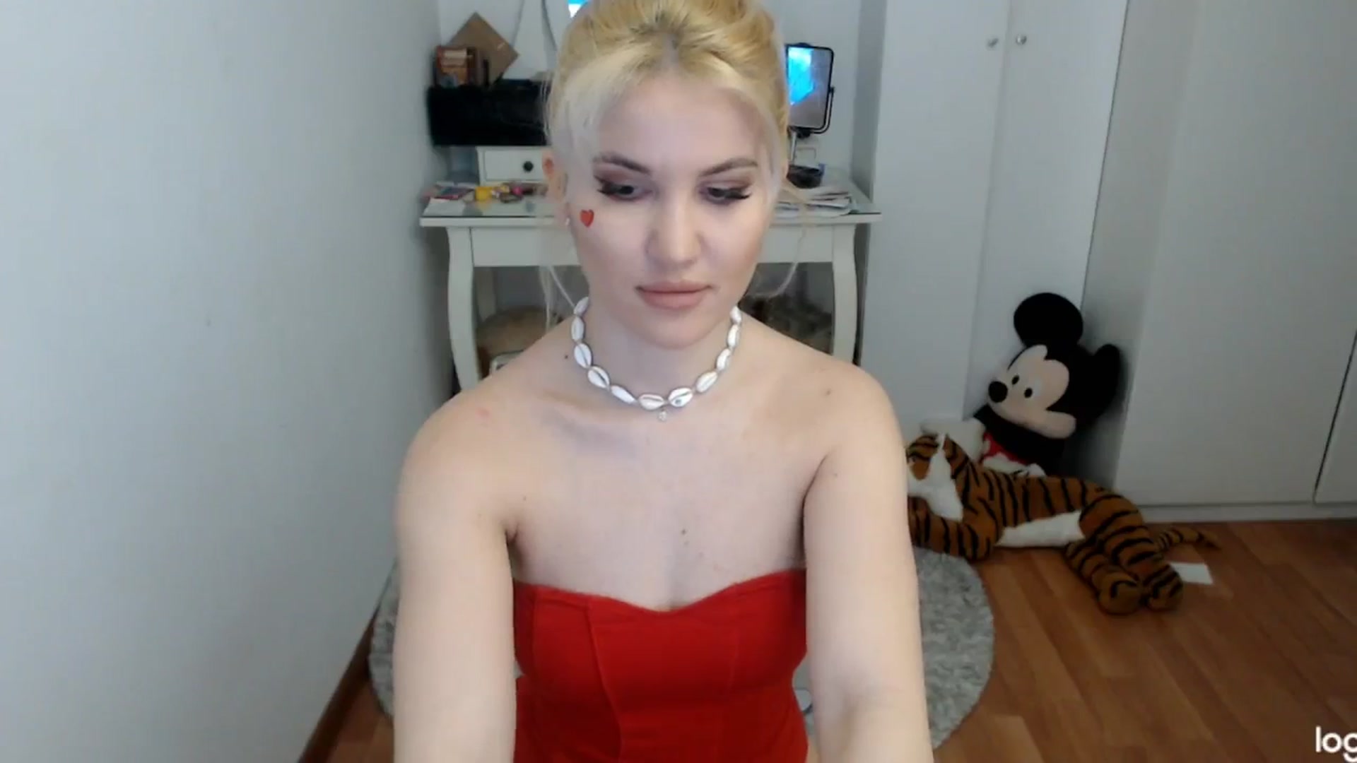 Gallery image thumbnail from WinterJewel's myfreecams stream on, 02/09/2024, 08:10 image 3 of 20