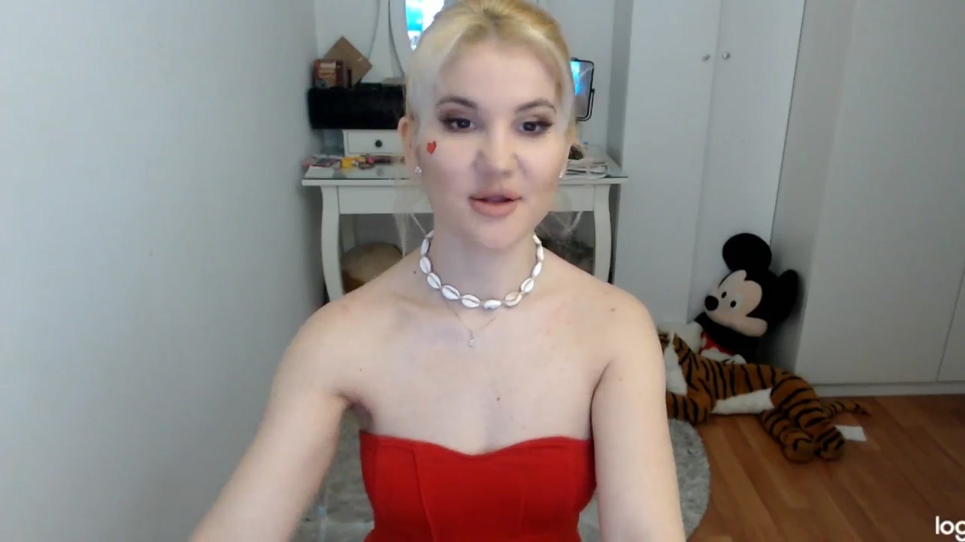 Gallery image thumbnail from WinterJewel's myfreecams stream on, 02/09/2024, 08:10 image 13 of 20