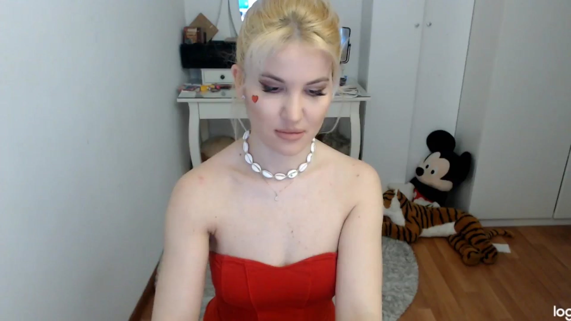Gallery image thumbnail from WinterJewel's myfreecams stream on, 02/09/2024, 08:10 image 6 of 20