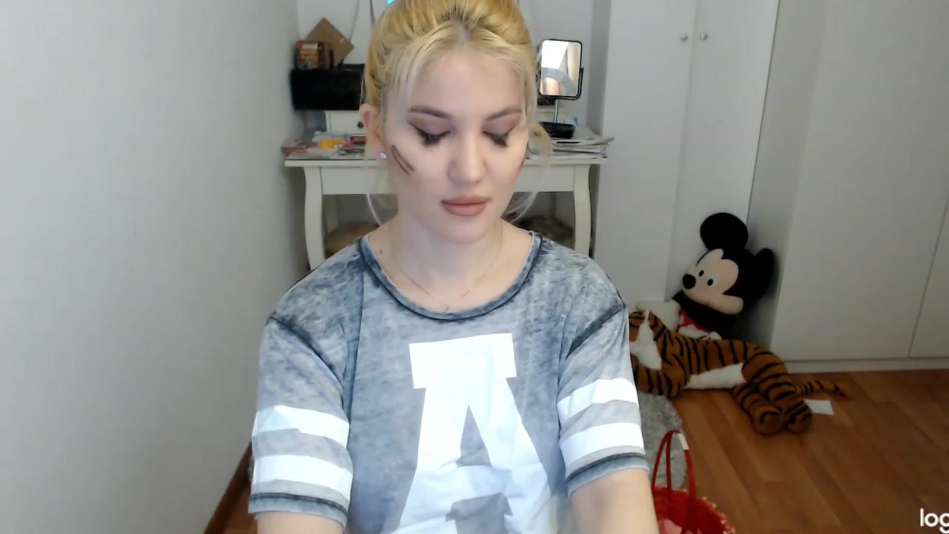 Gallery image thumbnail from WinterJewel's myfreecams stream on, 02/11/2024, 10:21 image 2 of 20