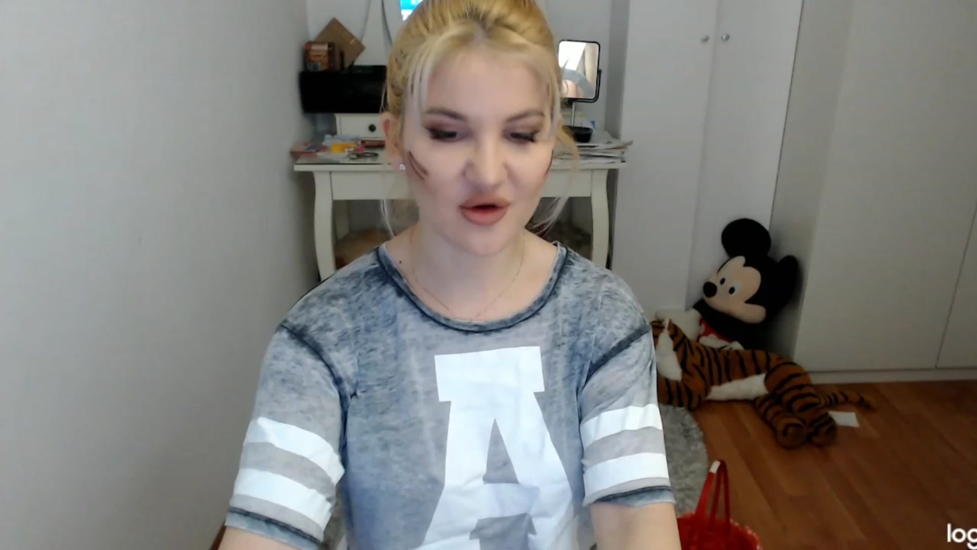 Gallery image thumbnail from WinterJewel's myfreecams stream on, 02/11/2024, 10:21 image 3 of 20