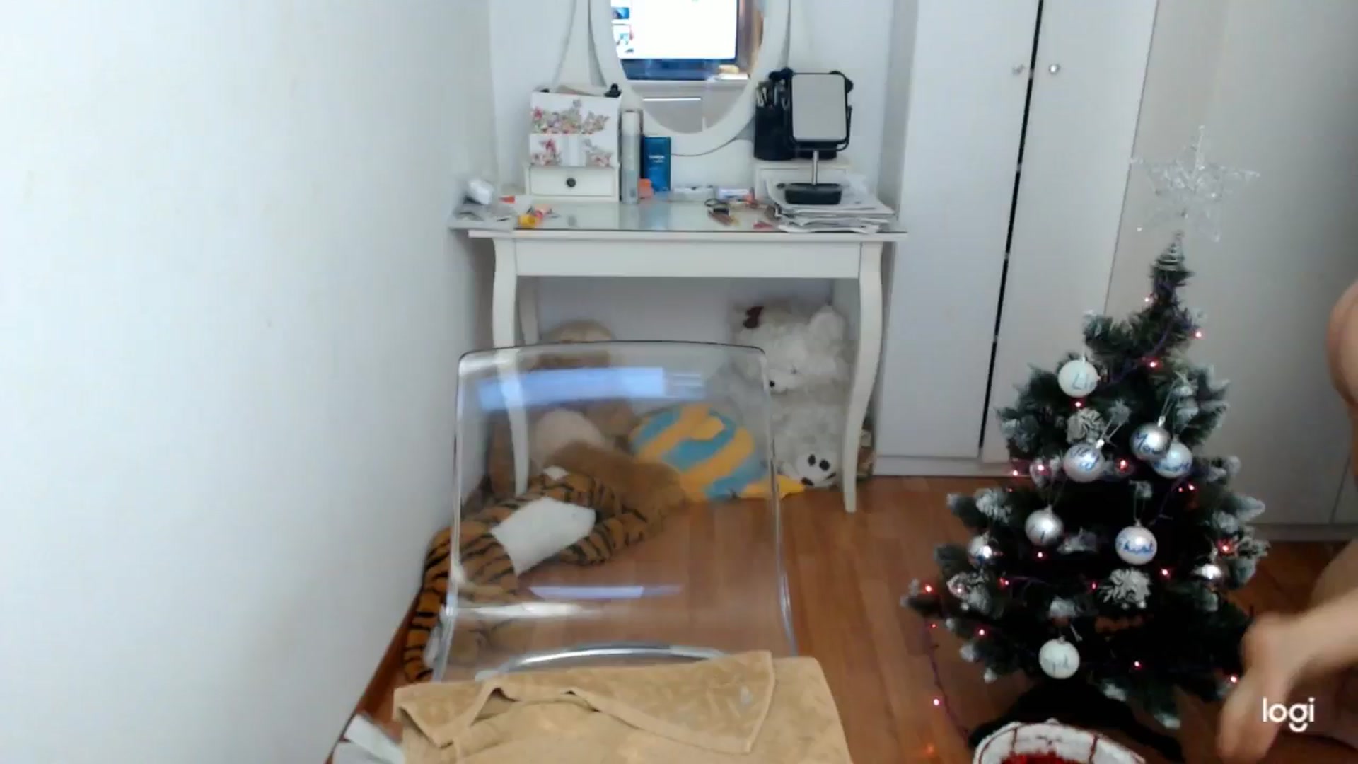 Gallery image thumbnail from WinterJewel's myfreecams stream on, 12/04/2024, 09:54 image 15 of 20