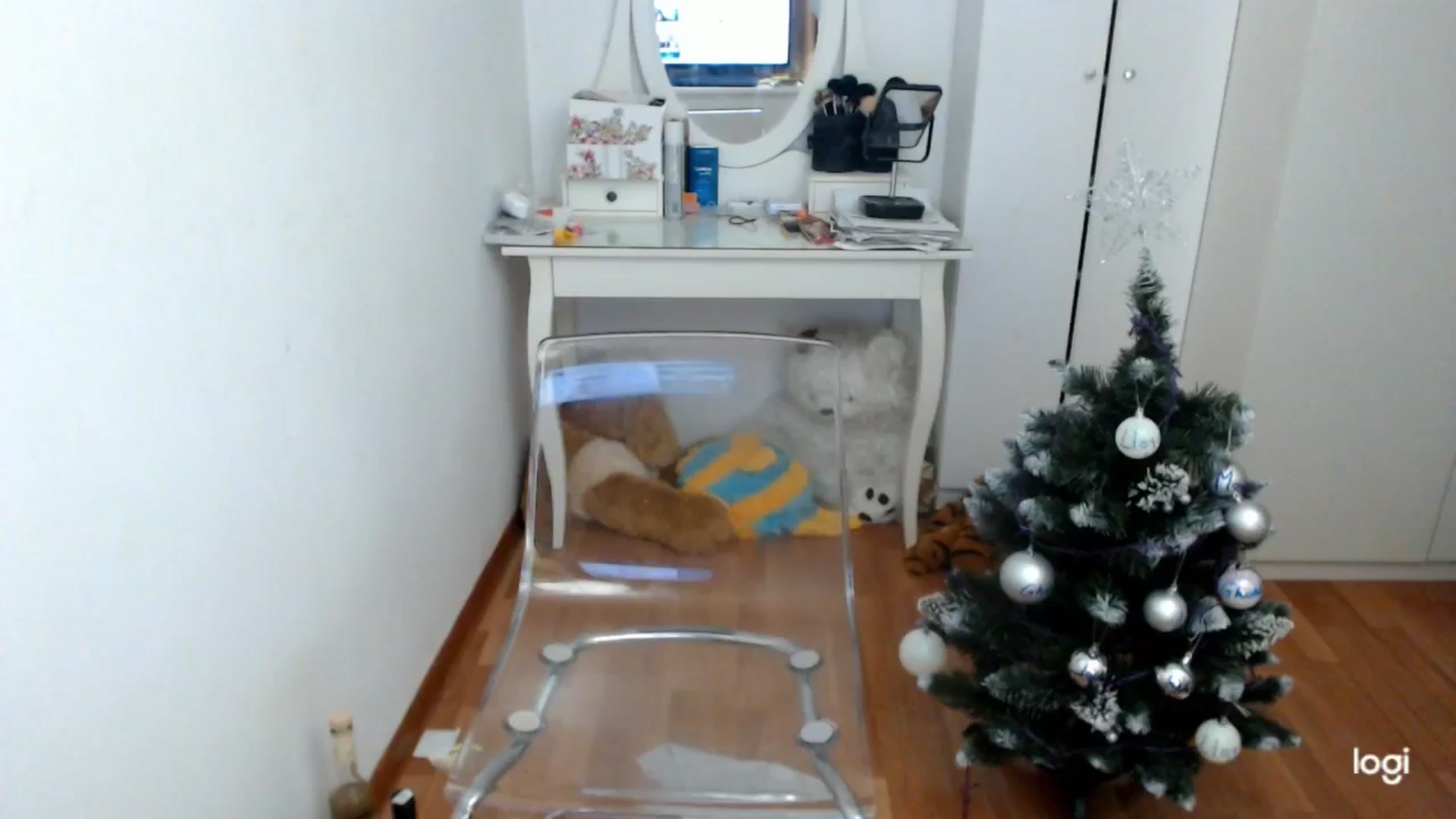 Gallery image thumbnail from WinterJewel's myfreecams stream on, 12/06/2024, 09:22 image 11 of 20