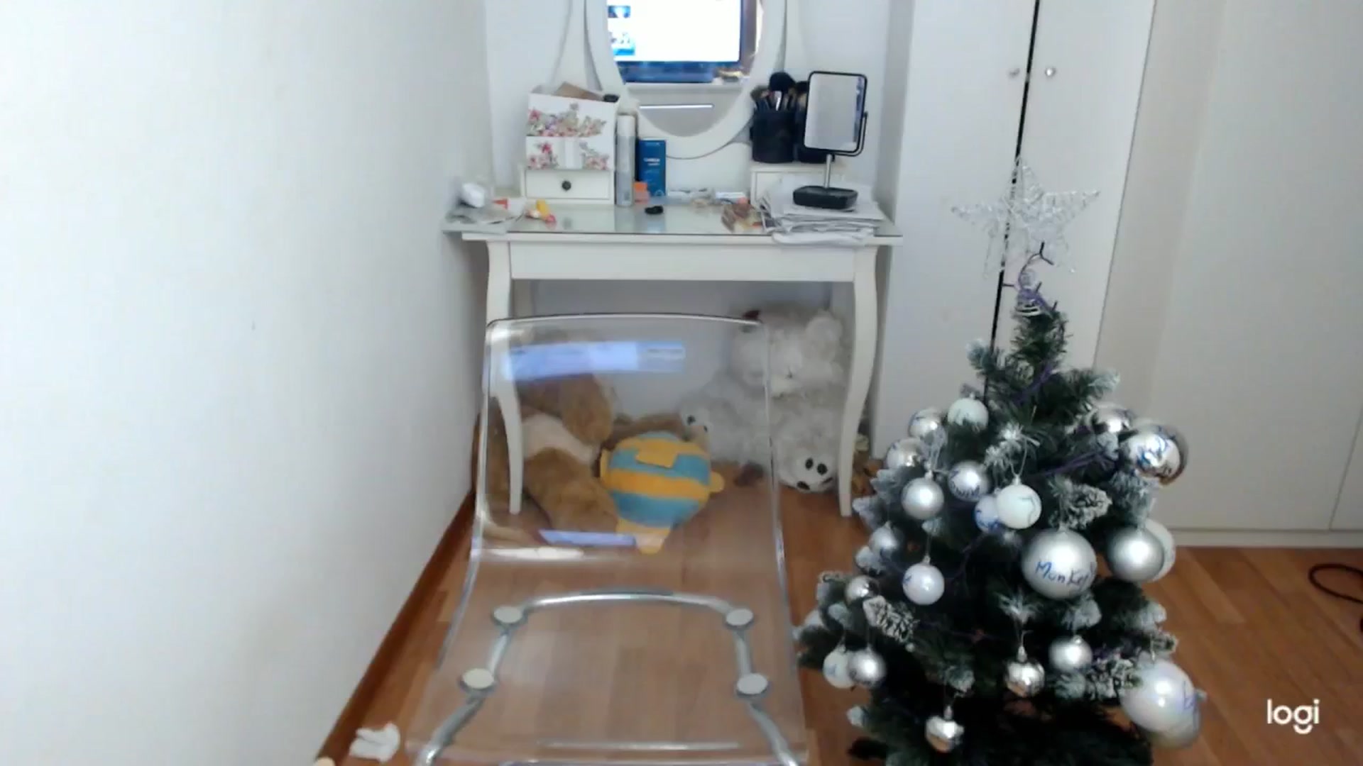 Gallery image thumbnail from WinterJewel's myfreecams stream on, 12/12/2024, 09:16 image 8 of 20