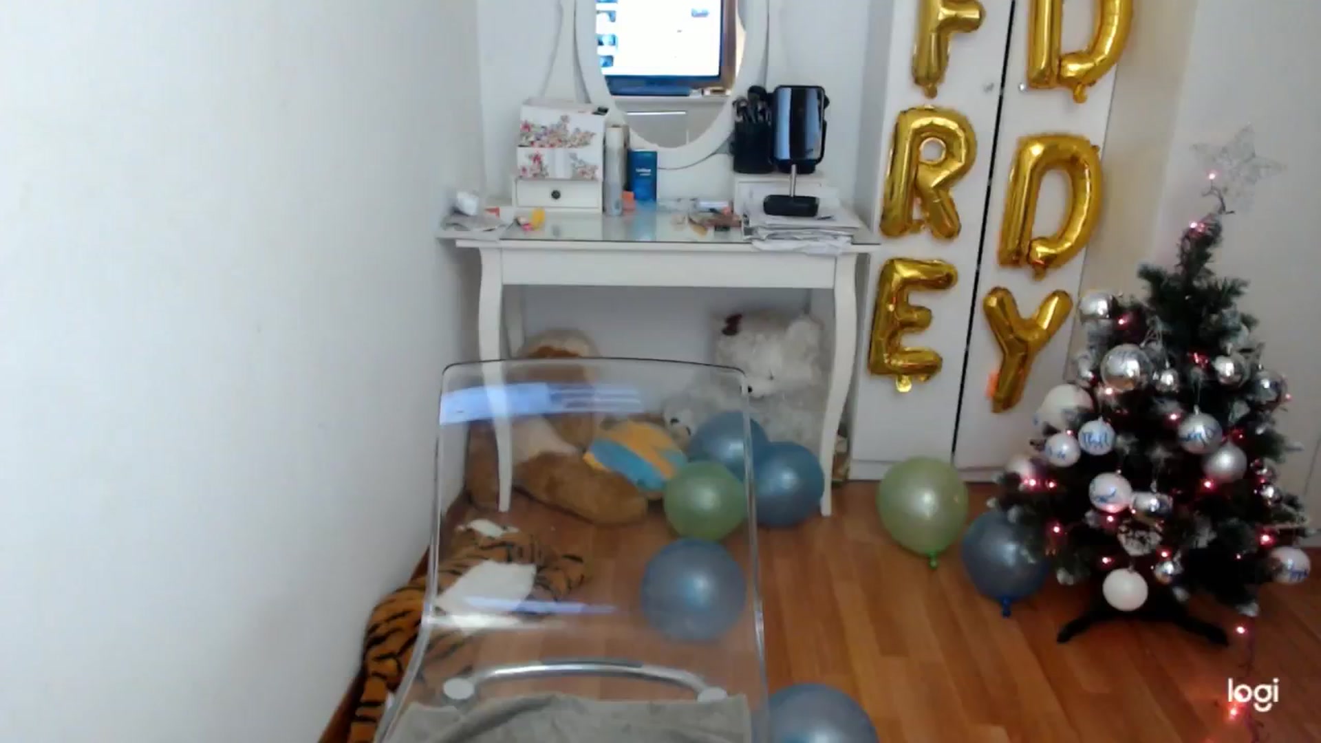 Gallery image thumbnail from WinterJewel's myfreecams stream on, 12/13/2024, 10:27 image 9 of 20